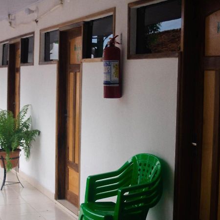 Helecho'S Hostal Hostel Encarnación Екстериор снимка