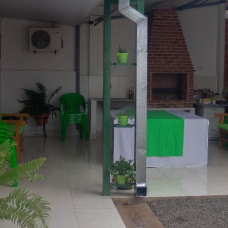 Helecho'S Hostal Hostel Encarnación Екстериор снимка