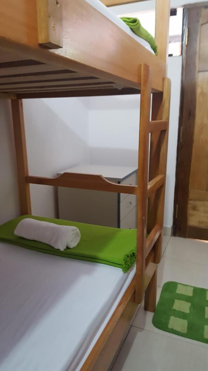 Helecho'S Hostal Hostel Encarnación Екстериор снимка