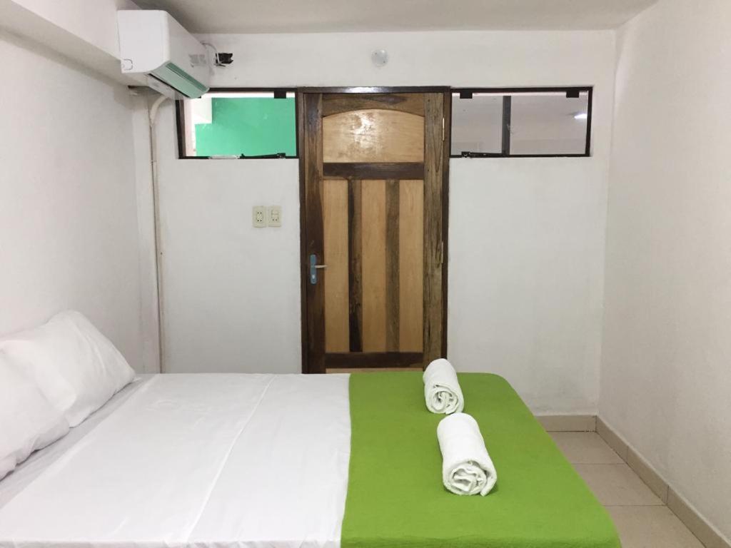 Helecho'S Hostal Hostel Encarnación Екстериор снимка